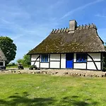 펜션 Idyllic Timbered In Lovely Lolland Setting *